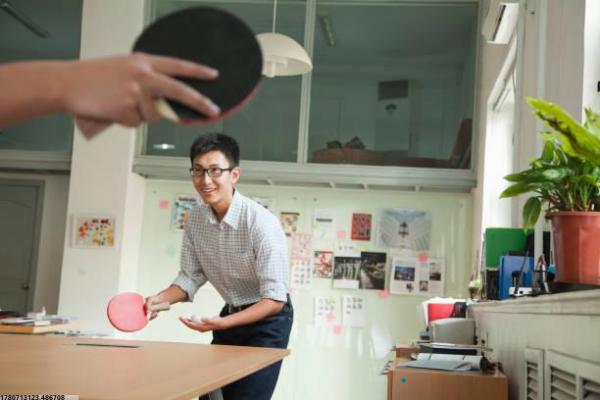 徒步背包容量选择指南_轻装与重装配置建议